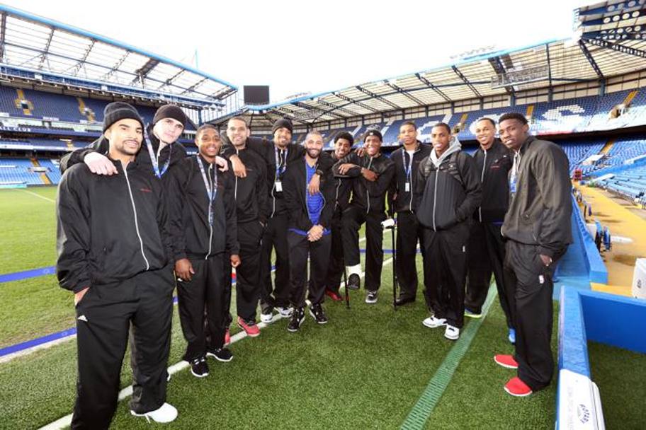 Milwaukee Bucks vidita lo stadio del Chelsea FC, lo Stamford Bridge a Londra (NBAE/Getty Images)